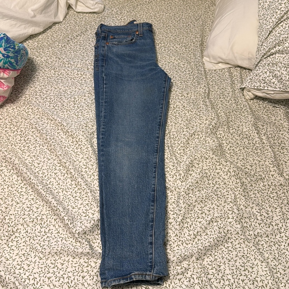 Levi’s Wedgie Icon Fit High Waist Straight Leg Jeans - Picture 2 of 10